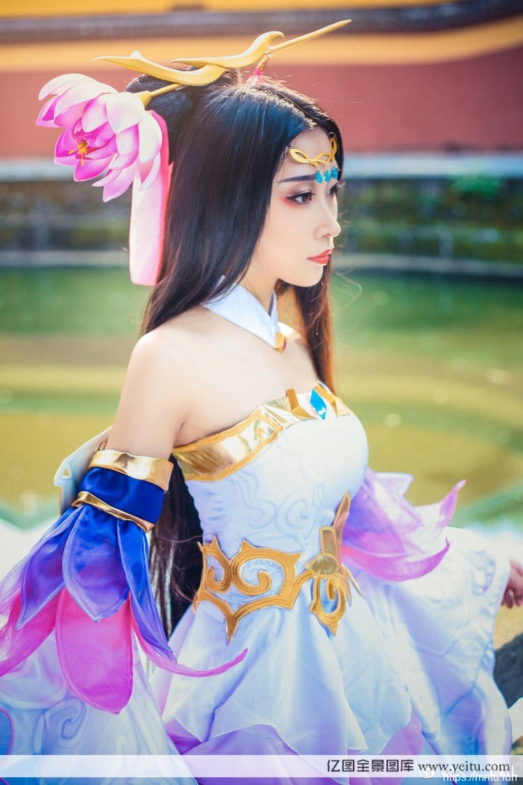 长发妹子天天COSPLAY王者荣耀貂蝉