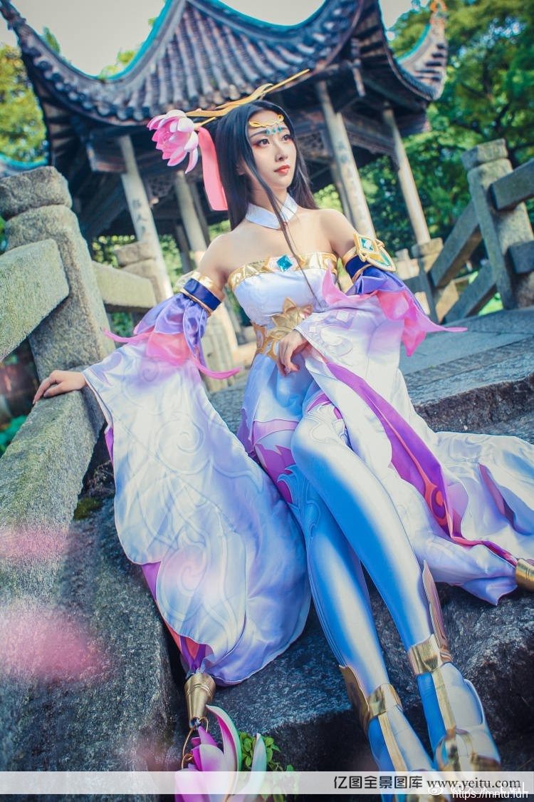 长发妹子天天COSPLAY王者荣耀貂蝉
