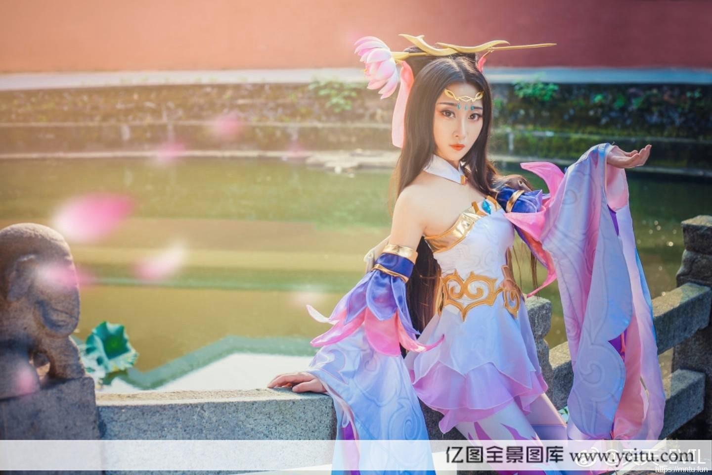 长发妹子天天COSPLAY王者荣耀貂蝉