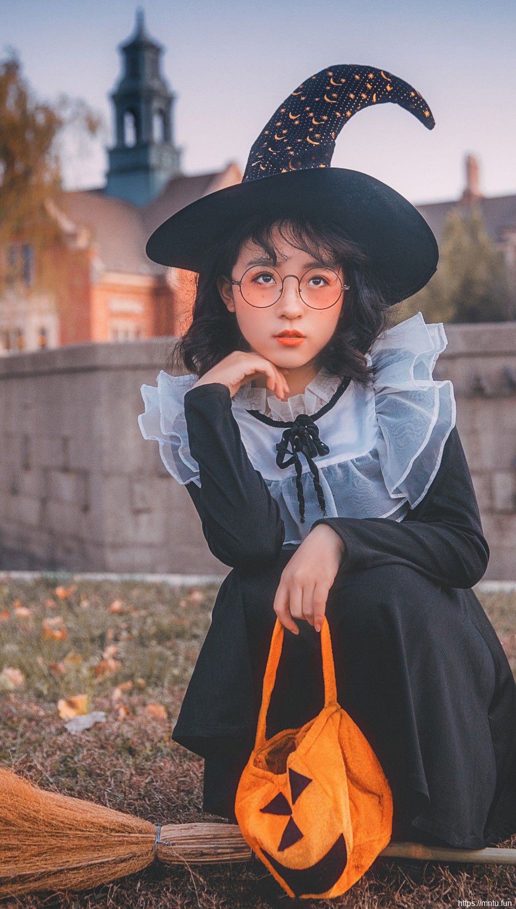 可爱萝莉万圣节cos小巫女写真福利高清图片