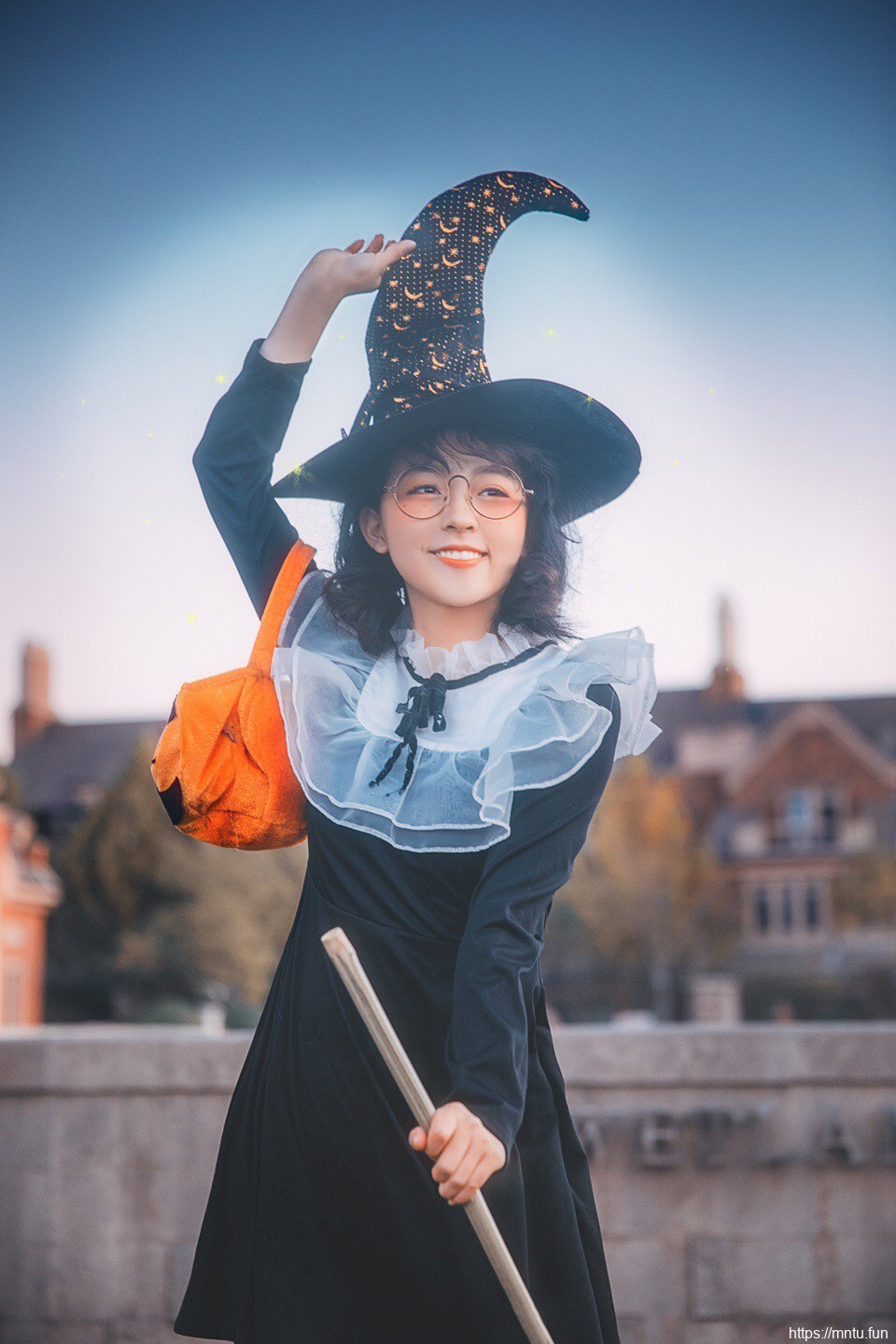可爱萝莉万圣节cos小巫女写真福利高清图片