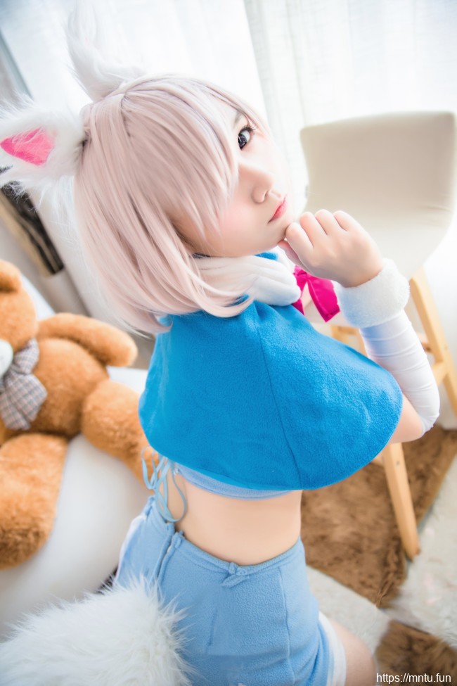 清纯美女cosplay芙芙性感写真图片