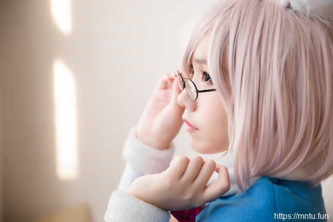 清纯美女cosplay芙芙性感写真图片