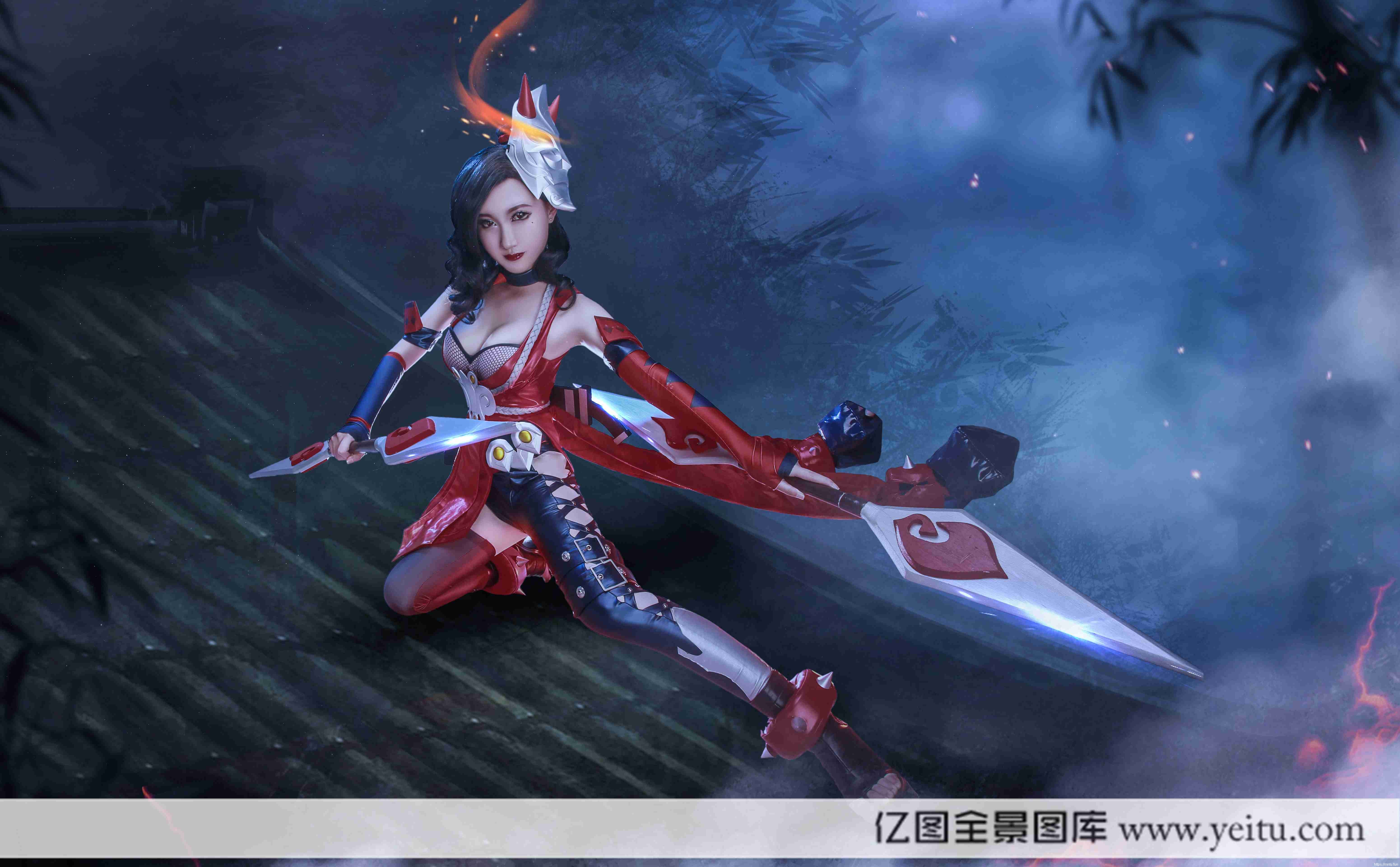 性感美女忱水COSPLAY王者荣耀阿轲