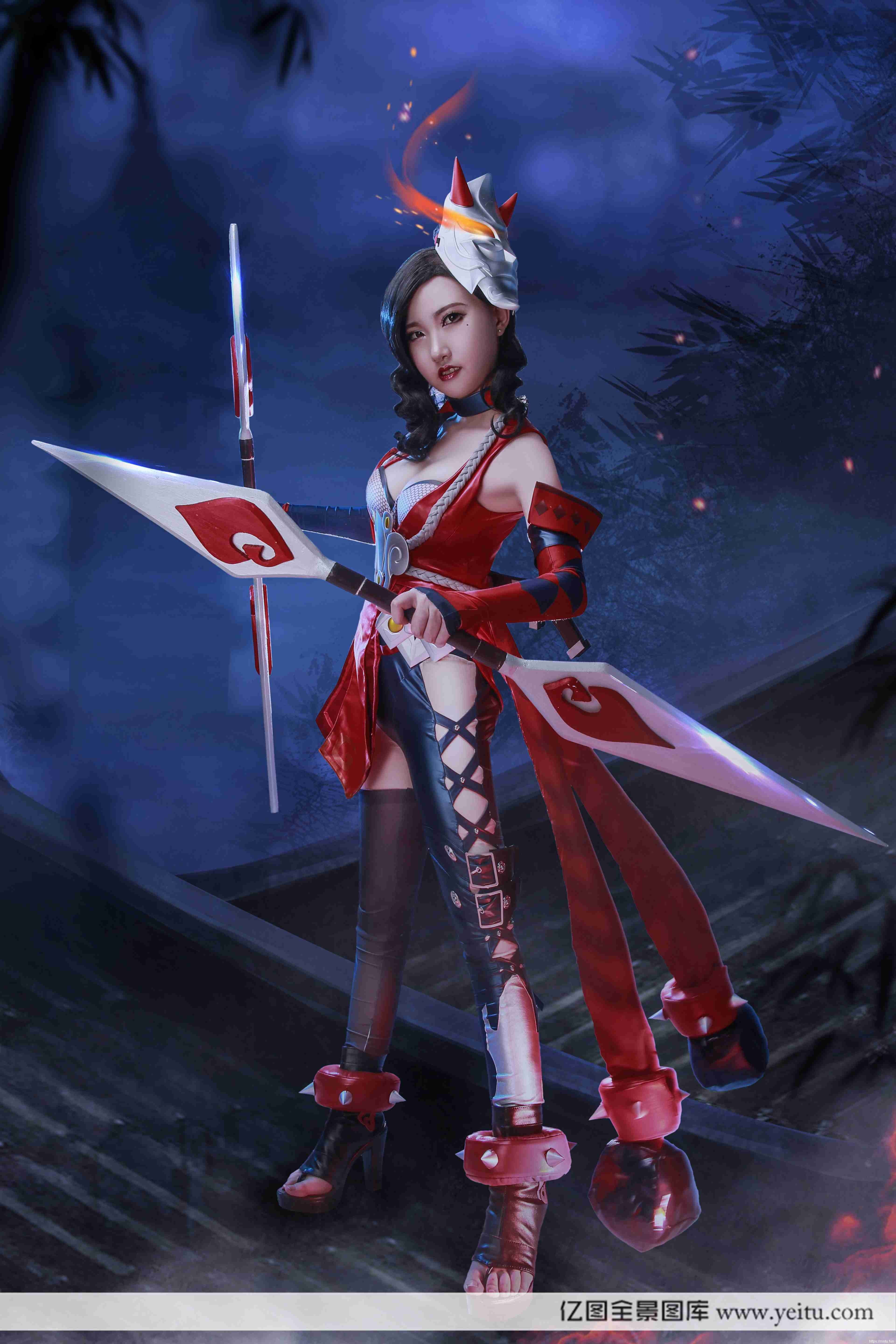 性感美女忱水COSPLAY王者荣耀阿轲