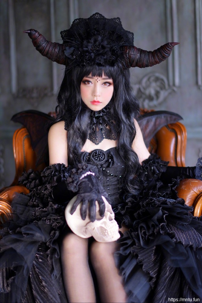 暗黑少女cosplay游戏人物艳丽奇异写真图片