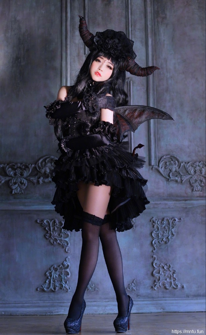 暗黑少女cosplay游戏人物艳丽奇异写真图片