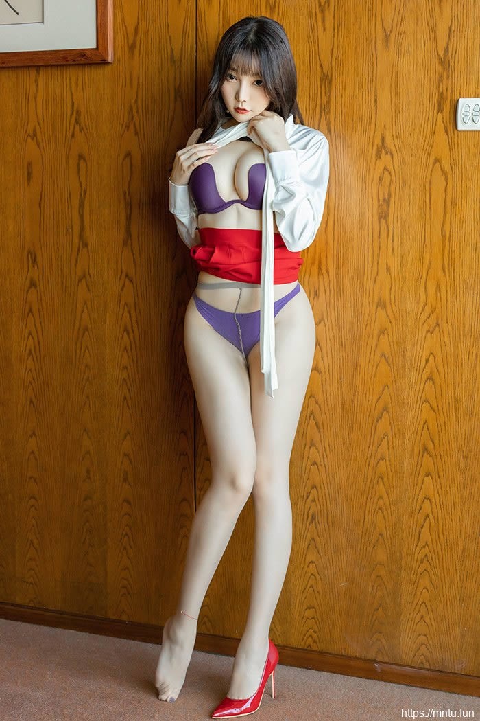 制服女秘芝芝OL短裙包臀撩人至极