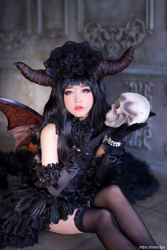 暗黑少女cosplay游戏人物艳丽奇异写真图片