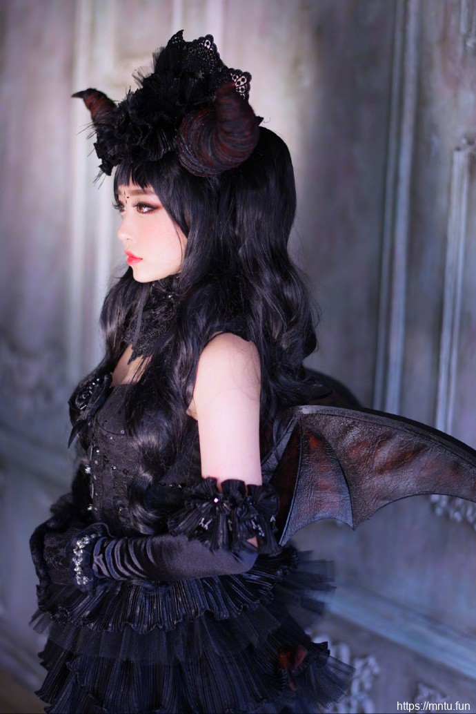 暗黑少女cosplay游戏人物艳丽奇异写真图片