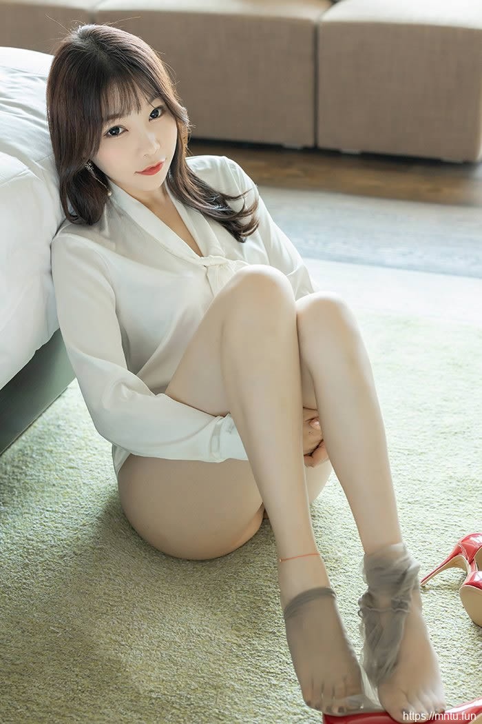 制服女秘芝芝OL短裙包臀撩人至极