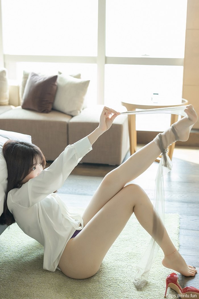 制服女秘芝芝OL短裙包臀撩人至极