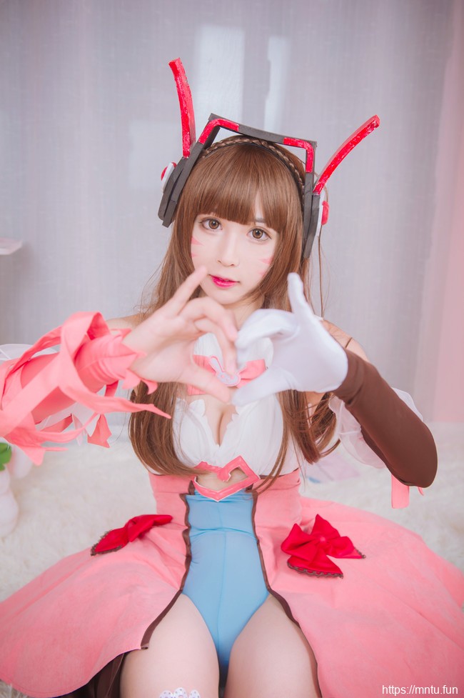 巨乳萝莉cos守望先锋魔法少女D.Va写真福利图片