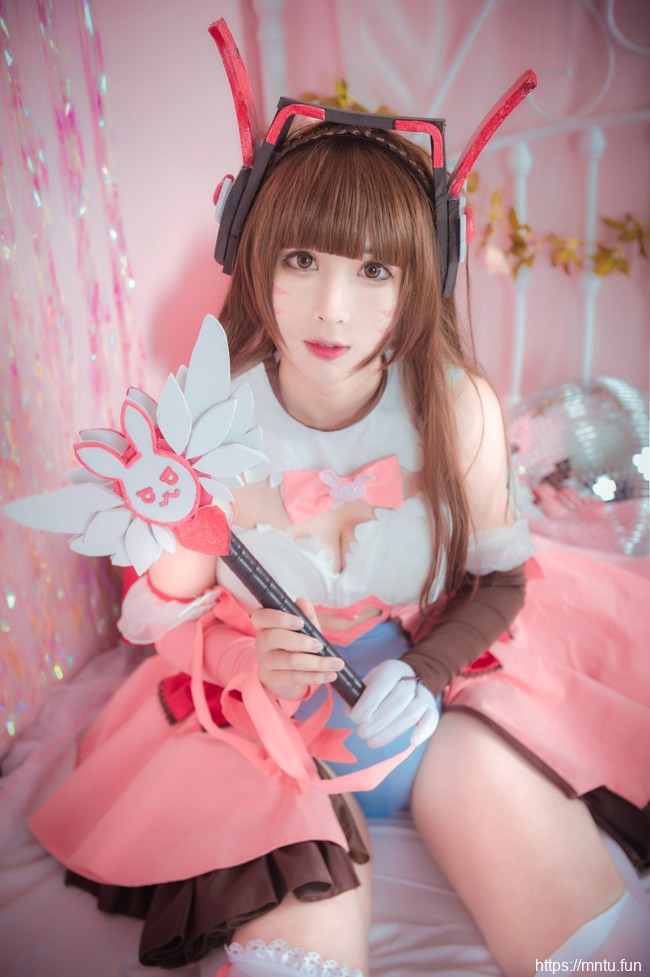 巨乳萝莉cos守望先锋魔法少女D.Va写真福利图片