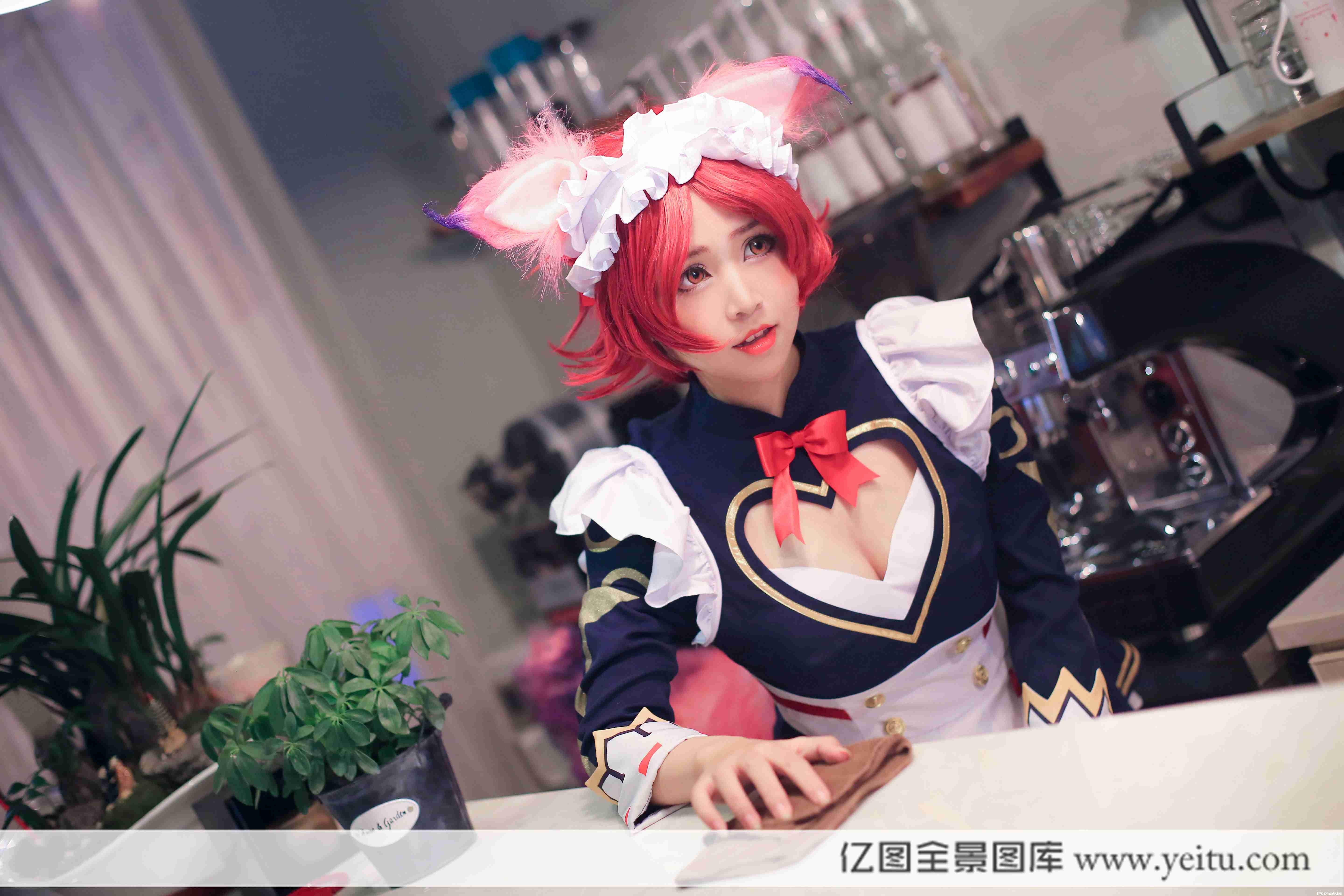 清纯萌妹子觉棠COS王者荣耀女仆咖啡妲己