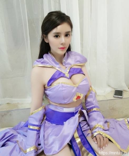 宅男女神cos王者荣耀大乔露娜性感图片