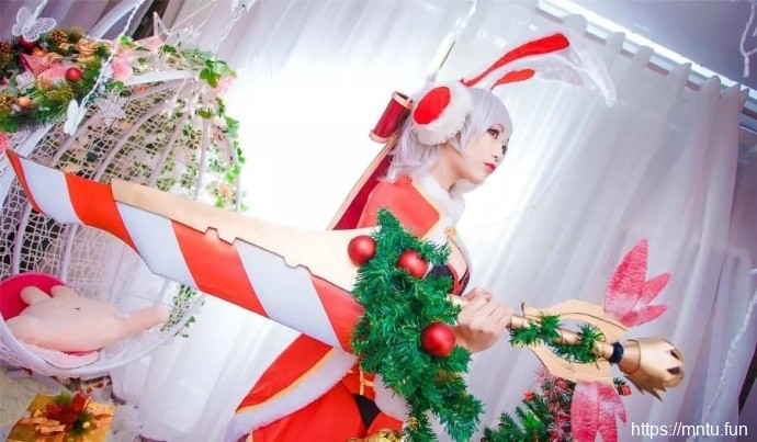 美女同人英雄联盟圣诞节瑞雯cosplay​​​​性感图片
