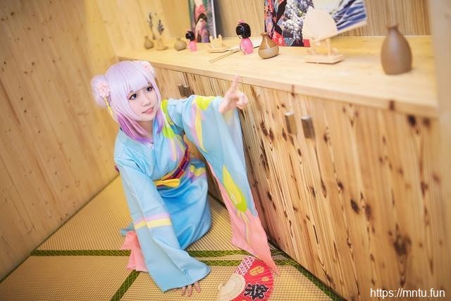 清纯美女萝莉康娜cosplay性感诱人写真