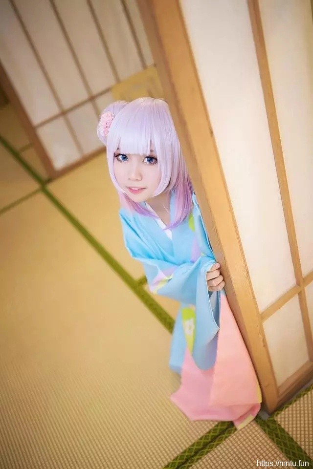 清纯美女萝莉康娜cosplay性感诱人写真
