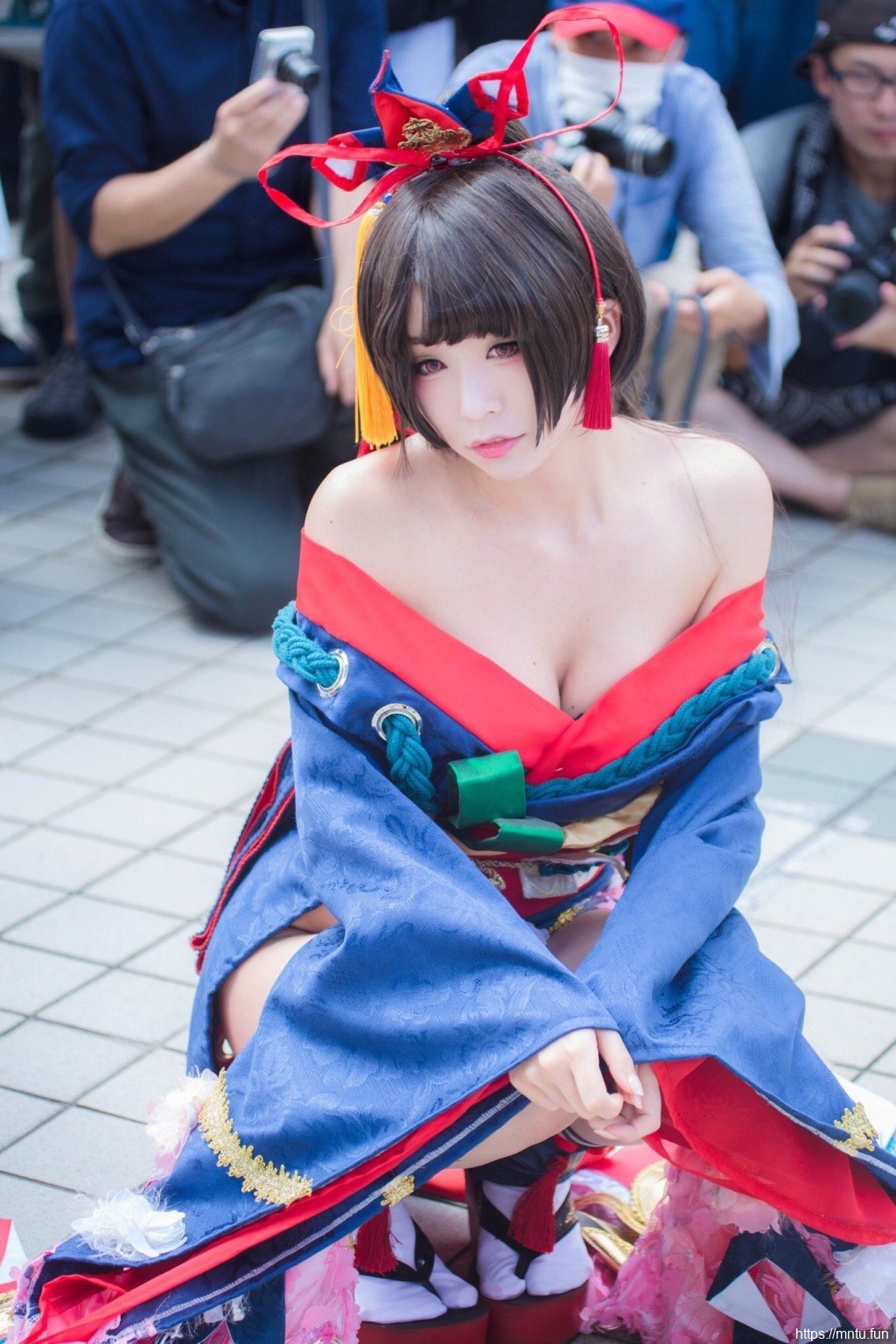 丰满爆乳cos美女个性主流二次元诱惑写真