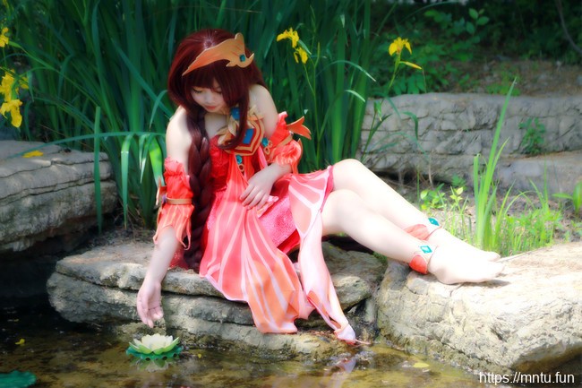 清纯萌妹子黑时宰迷妹COSPLAY王者荣耀大乔