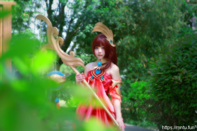 清纯萌妹子黑时宰迷妹COSPLAY王者荣耀大乔