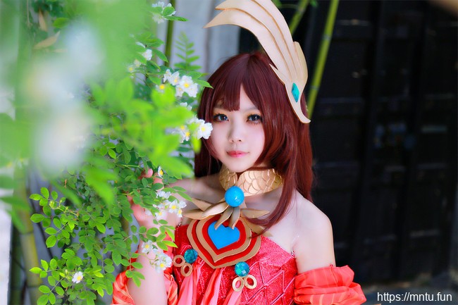 清纯萌妹子黑时宰迷妹COSPLAY王者荣耀大乔