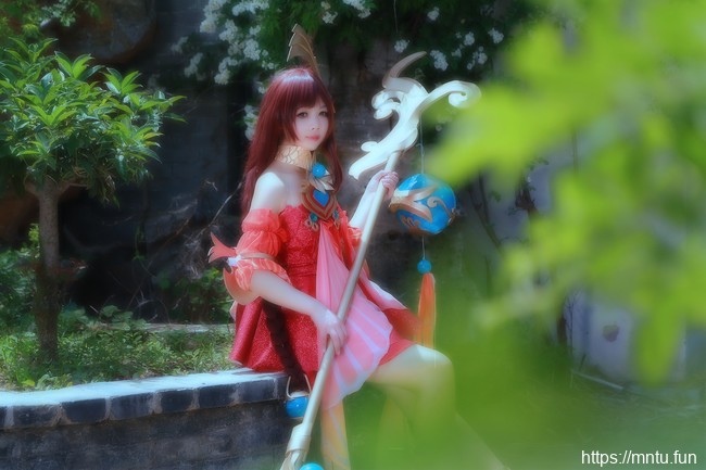 清纯萌妹子黑时宰迷妹COSPLAY王者荣耀大乔