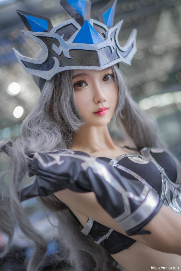 LOL美女玩家性感演绎风女诱惑图片