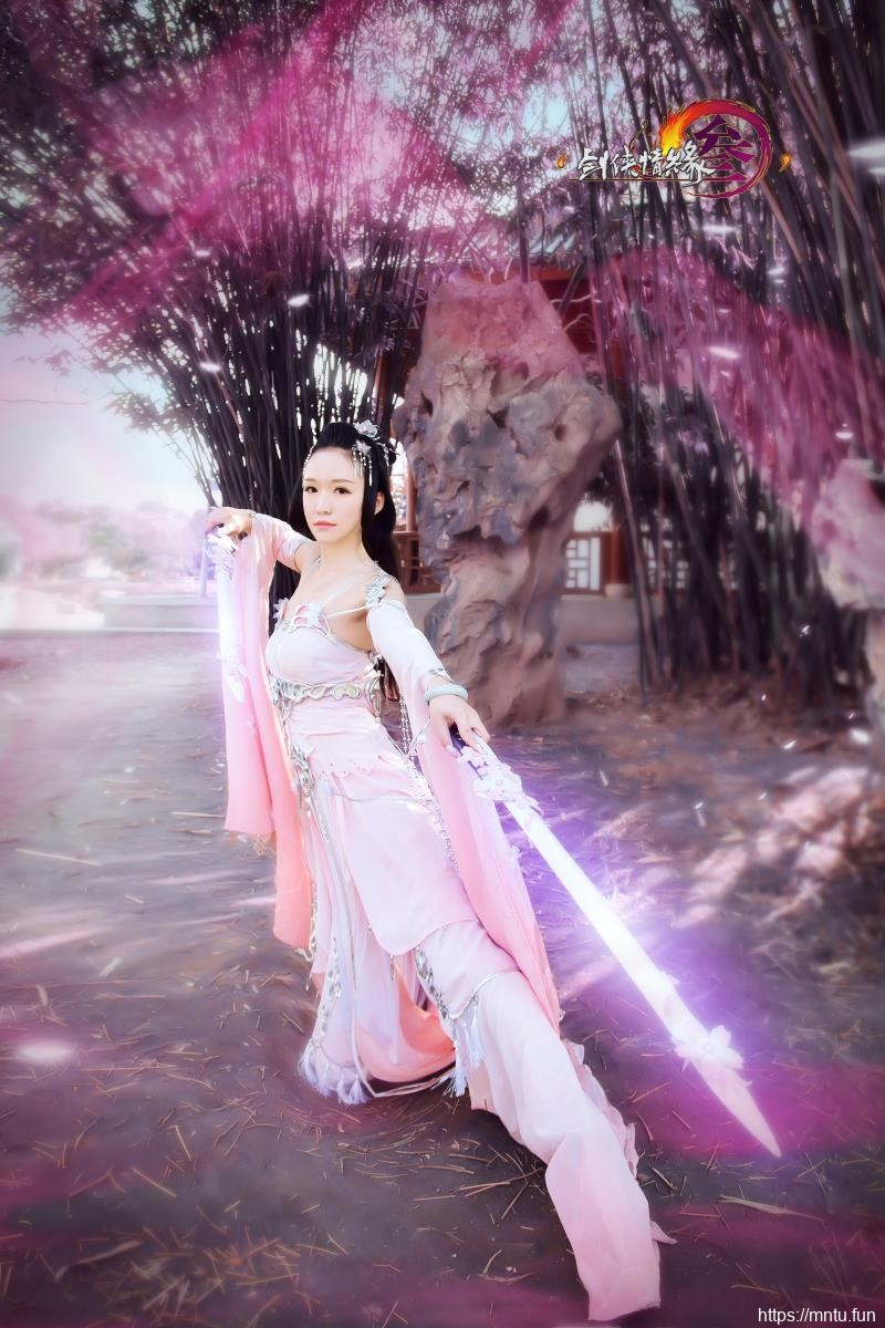 性感美女漠轻舞COSPLAY剑侠情缘叁秦风七秀