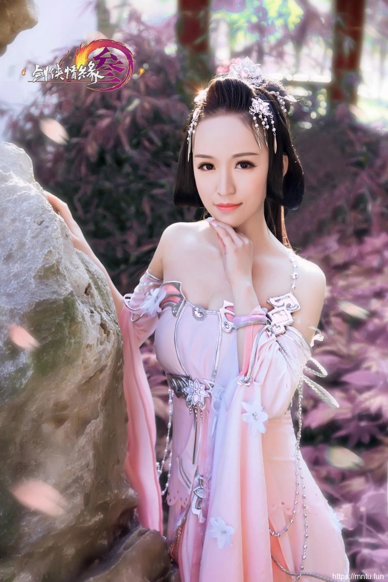 性感美女漠轻舞COSPLAY剑侠情缘叁秦风七秀