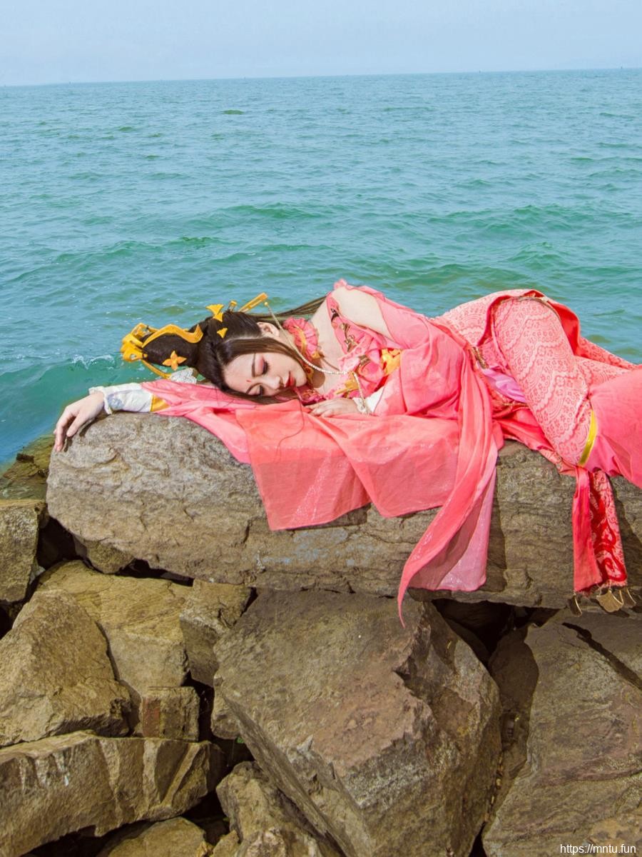 绝色少女阿佐COSPLAY剑侠情缘叁七秀