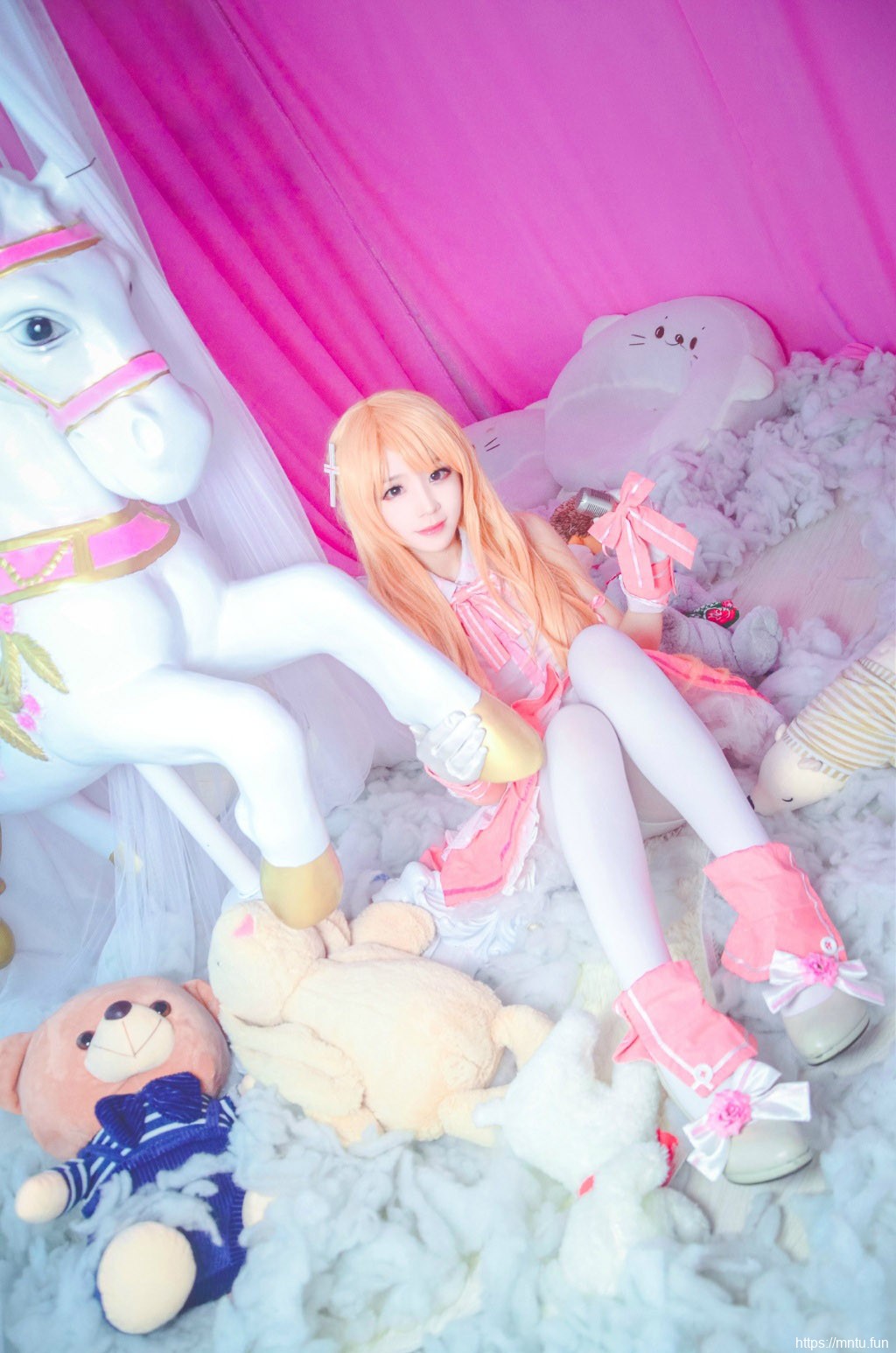 刀剑神域偶像歌手亚丝娜cosplay美女福利图片