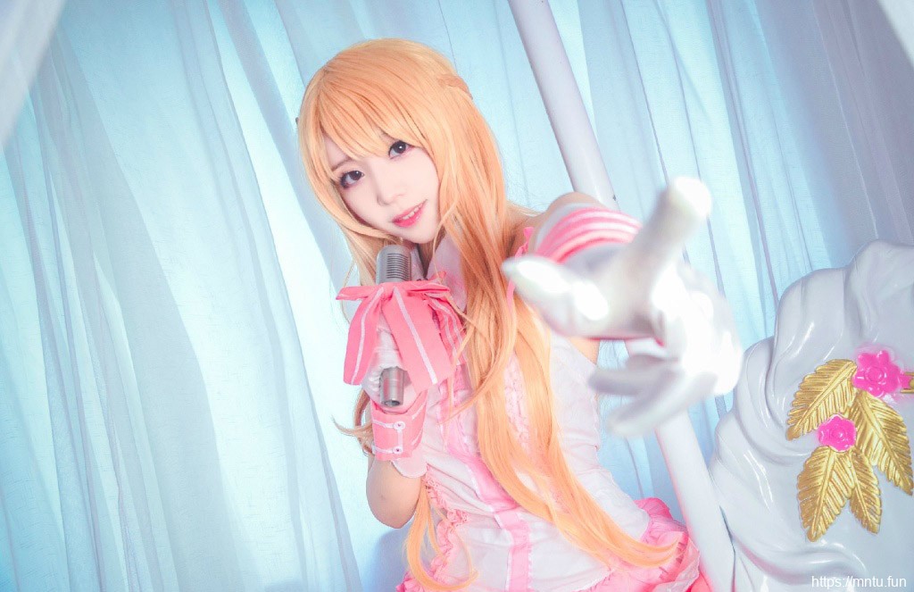 刀剑神域偶像歌手亚丝娜cosplay美女福利图片