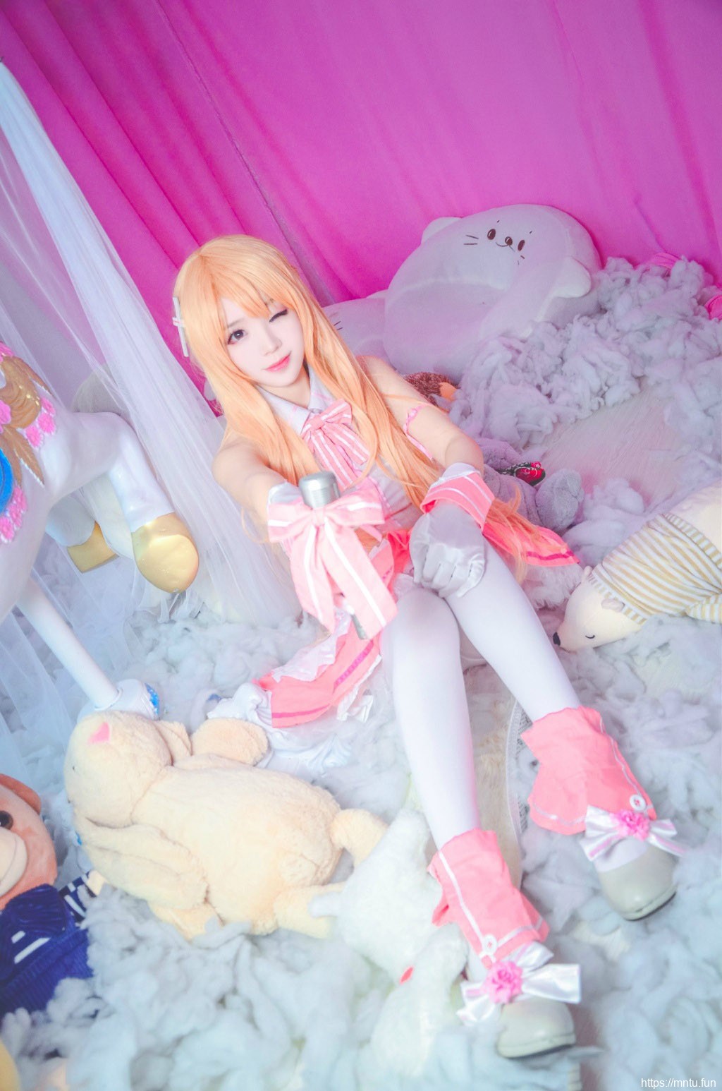 刀剑神域偶像歌手亚丝娜cosplay美女福利图片