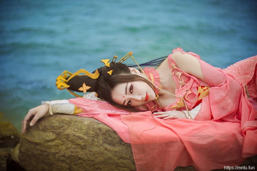 绝色少女阿佐COSPLAY剑侠情缘叁七秀