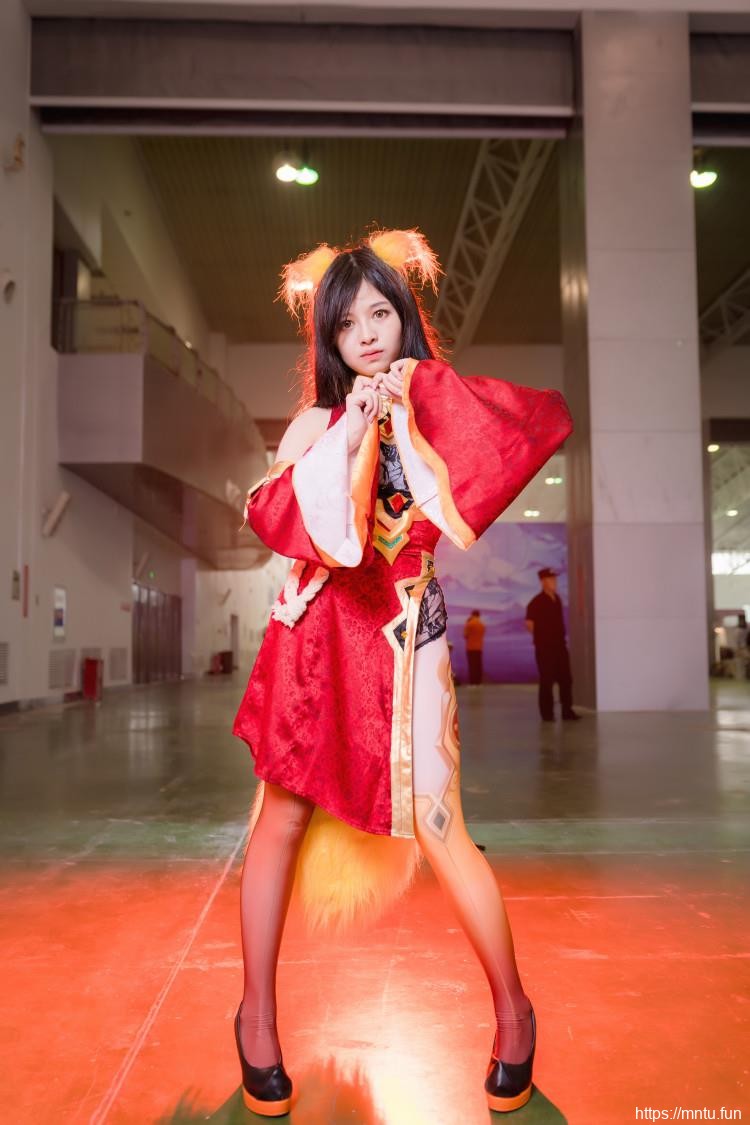 清纯女神SsVivian COS王者荣耀妲己