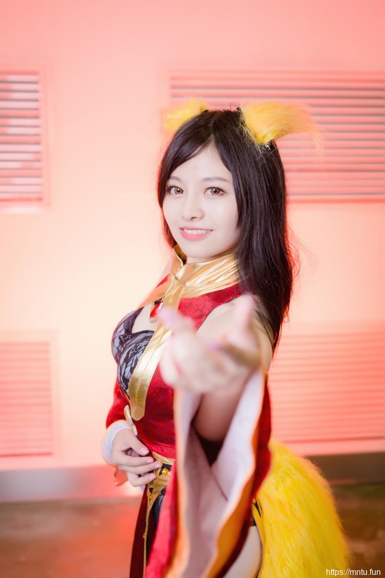 清纯女神SsVivian COS王者荣耀妲己