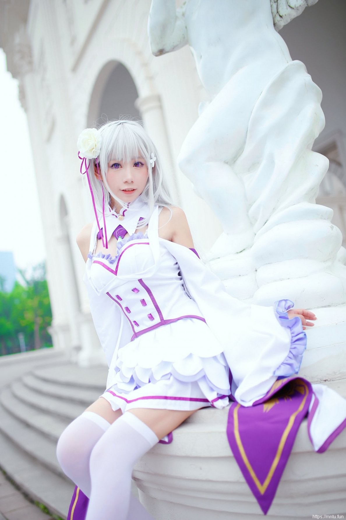 白丝长腿美女Cosplay艾米莉娅高清福利图片