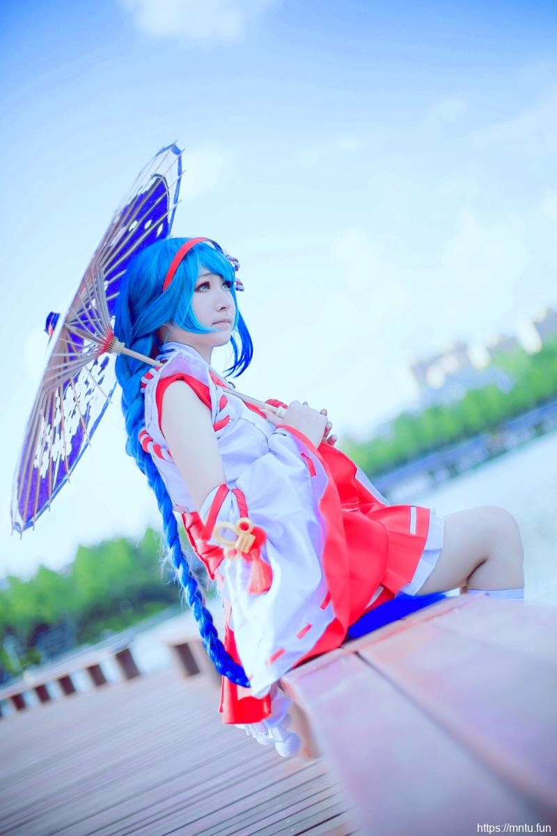 钟离弃COS王者荣耀大乔伊势巫女