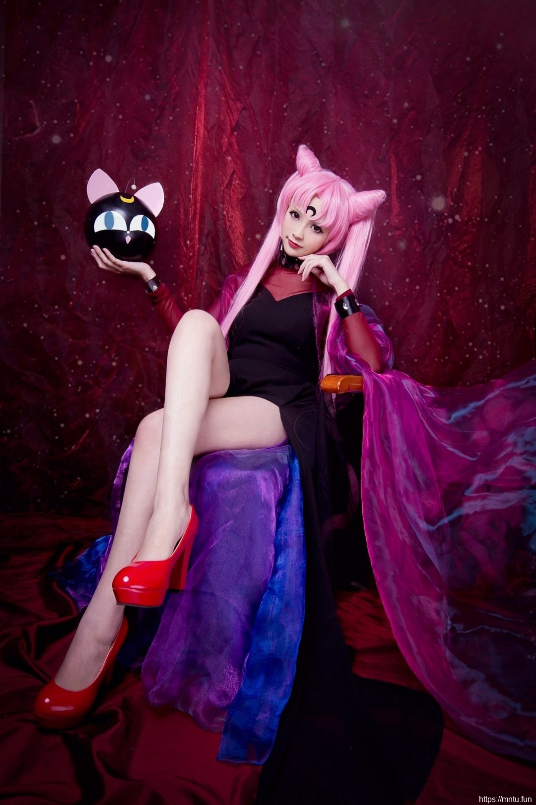 长腿性感美女cosplay黑暗小姐妩媚大胆写真图片