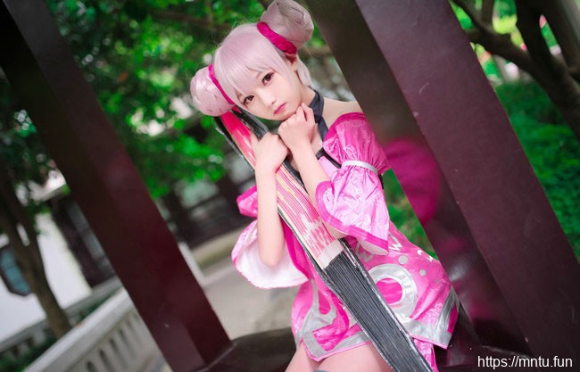 王者荣耀小乔cosplay白丝美腿大胆福利写真