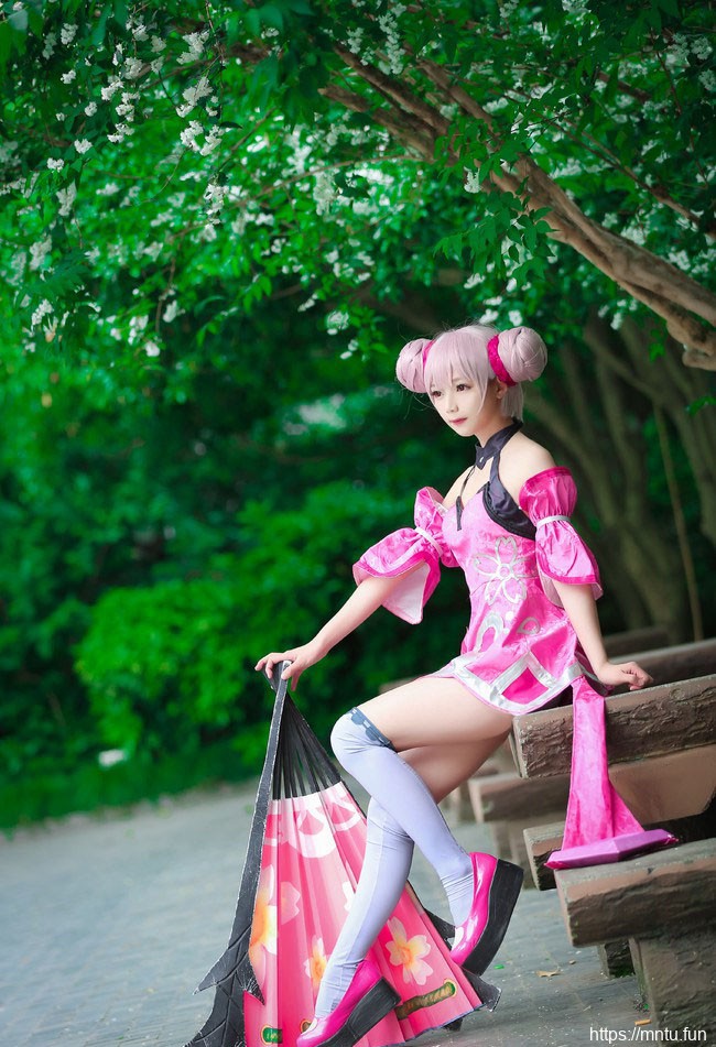 王者荣耀小乔cosplay白丝美腿大胆福利写真