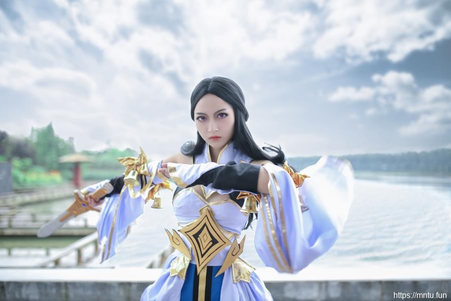 性感美女粥粥COS王者荣耀露娜紫霞仙子