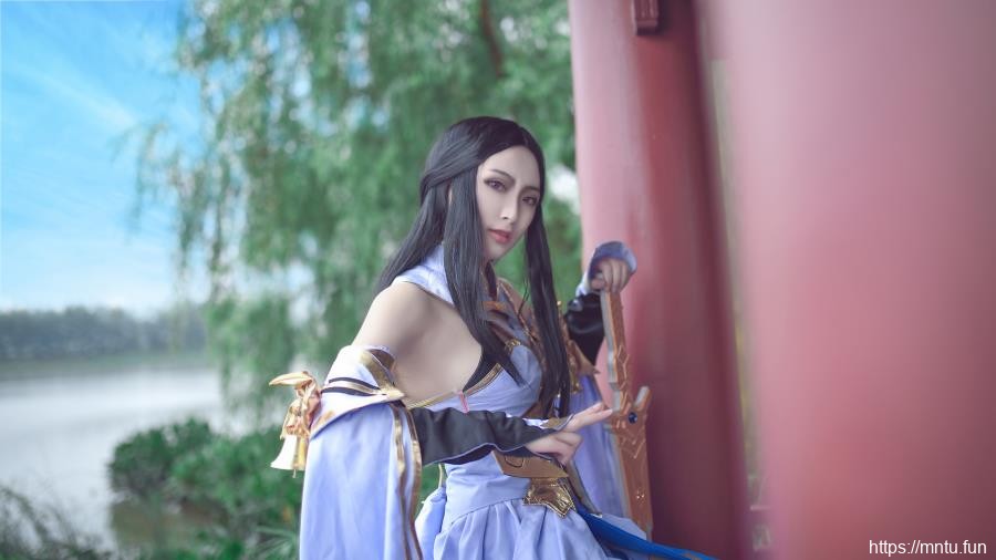 性感美女粥粥COS王者荣耀露娜紫霞仙子