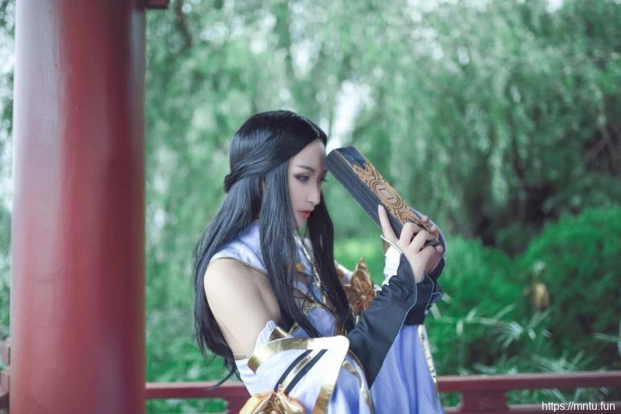 性感美女粥粥COS王者荣耀露娜紫霞仙子