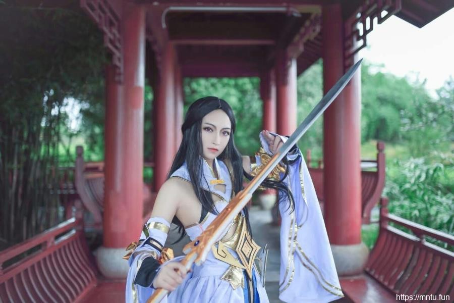 性感美女粥粥COS王者荣耀露娜紫霞仙子