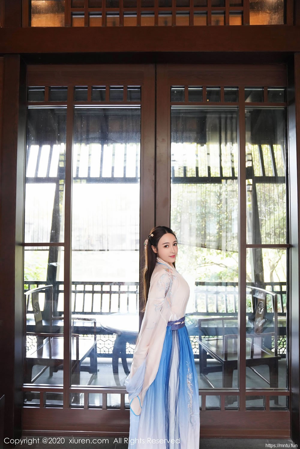 周井空《古装美女》 [秀人XIUREN] No.1983