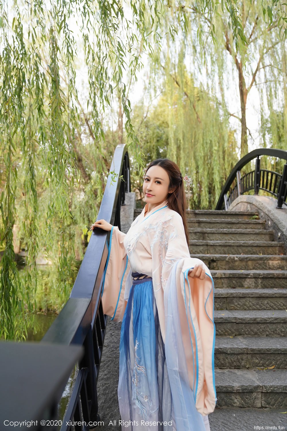 周井空《古装美女》 [秀人XIUREN] No.1983