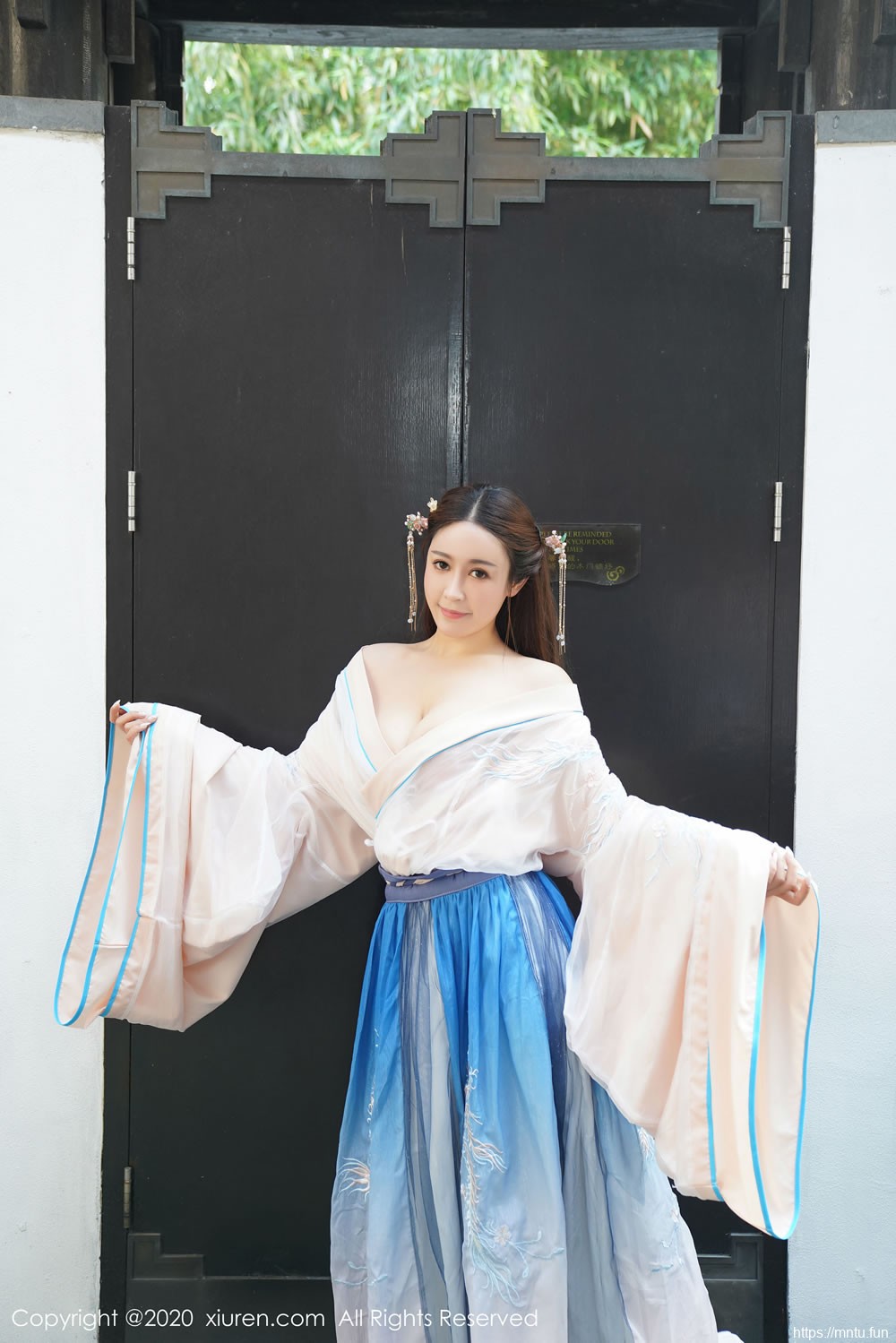 周井空《古装美女》 [秀人XIUREN] No.1983